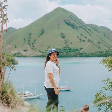 KOMODO One love Homestay&Tour Labuan Bajo Exterior foto