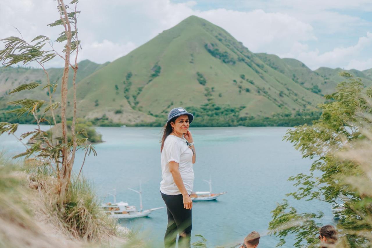 KOMODO One love Homestay&Tour Labuan Bajo Exterior foto