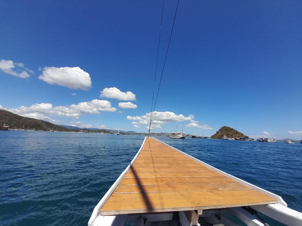 KOMODO One love Homestay&Tour Labuan Bajo Exterior foto