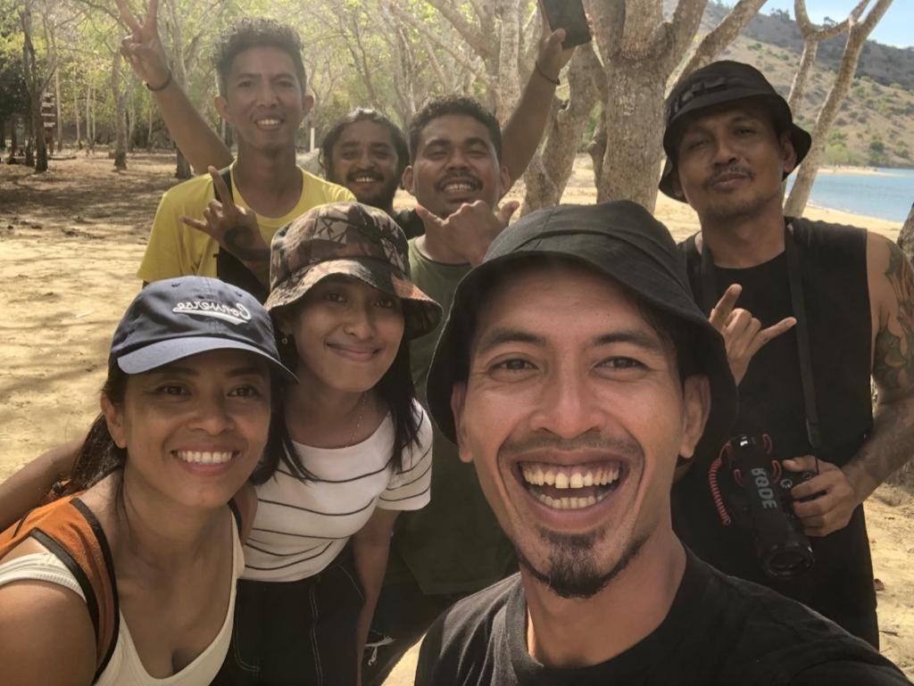 KOMODO One love Homestay&Tour Labuan Bajo Exterior foto
