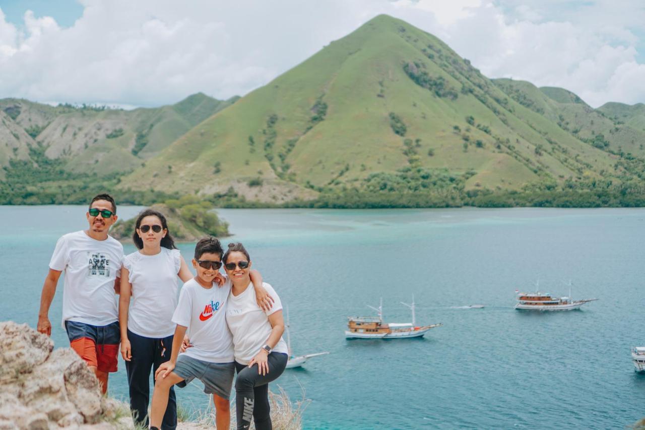 KOMODO One love Homestay&Tour Labuan Bajo Exterior foto
