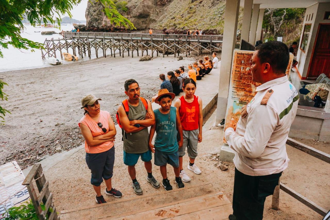 KOMODO One love Homestay&Tour Labuan Bajo Exterior foto