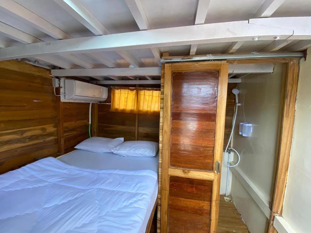 KOMODO One love Homestay&Tour Labuan Bajo Exterior foto