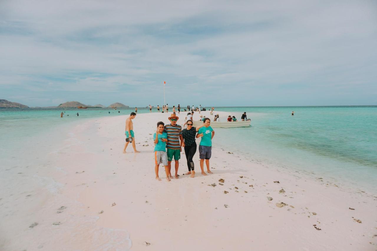 KOMODO One love Homestay&Tour Labuan Bajo Exterior foto