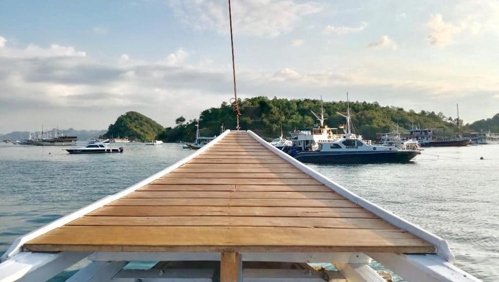 KOMODO One love Homestay&Tour Labuan Bajo Exterior foto
