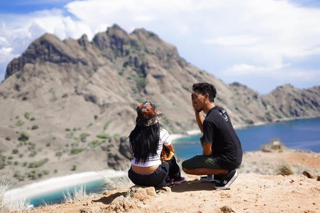 KOMODO One love Homestay&Tour Labuan Bajo Exterior foto