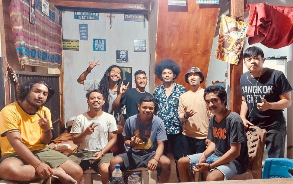 KOMODO One love Homestay&Tour Labuan Bajo Exterior foto