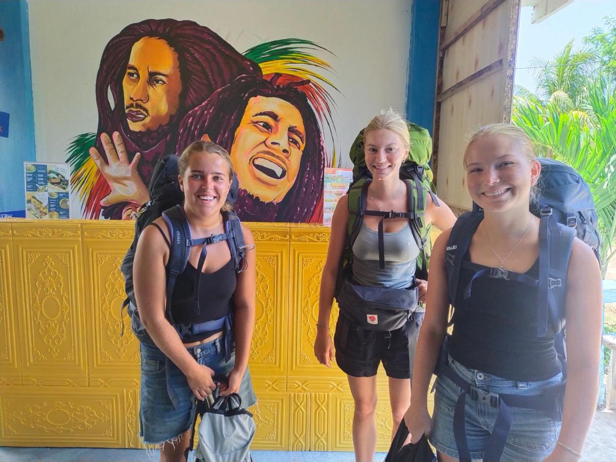 KOMODO One love Homestay&Tour Labuan Bajo Exterior foto