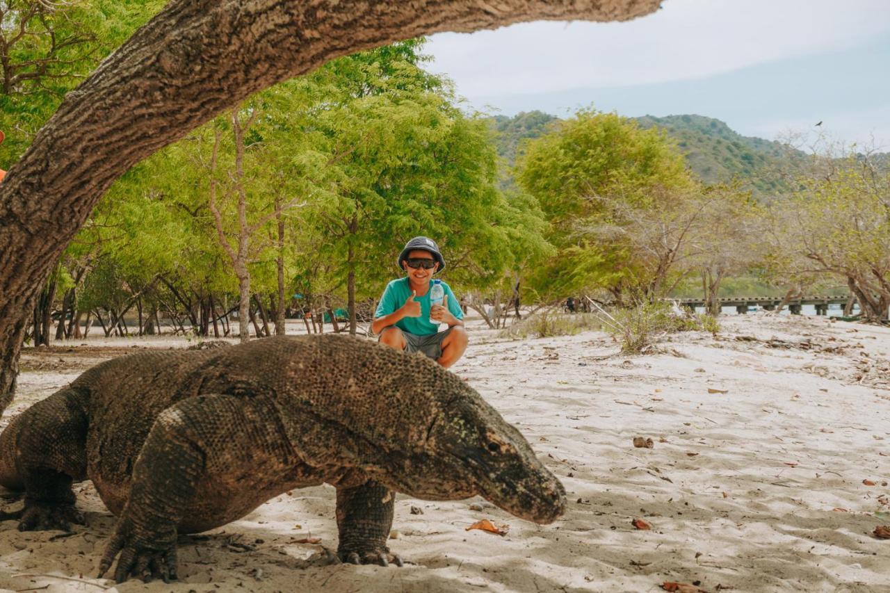 KOMODO One love Homestay&Tour Labuan Bajo Exterior foto
