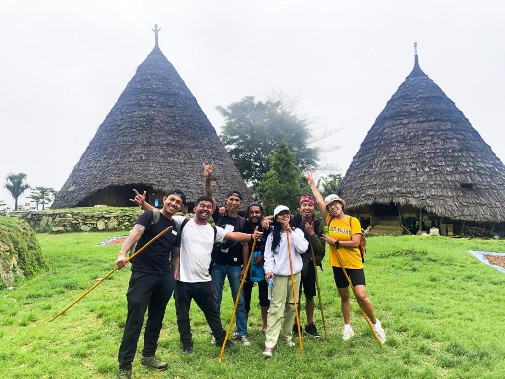 KOMODO One love Homestay&Tour Labuan Bajo Exterior foto