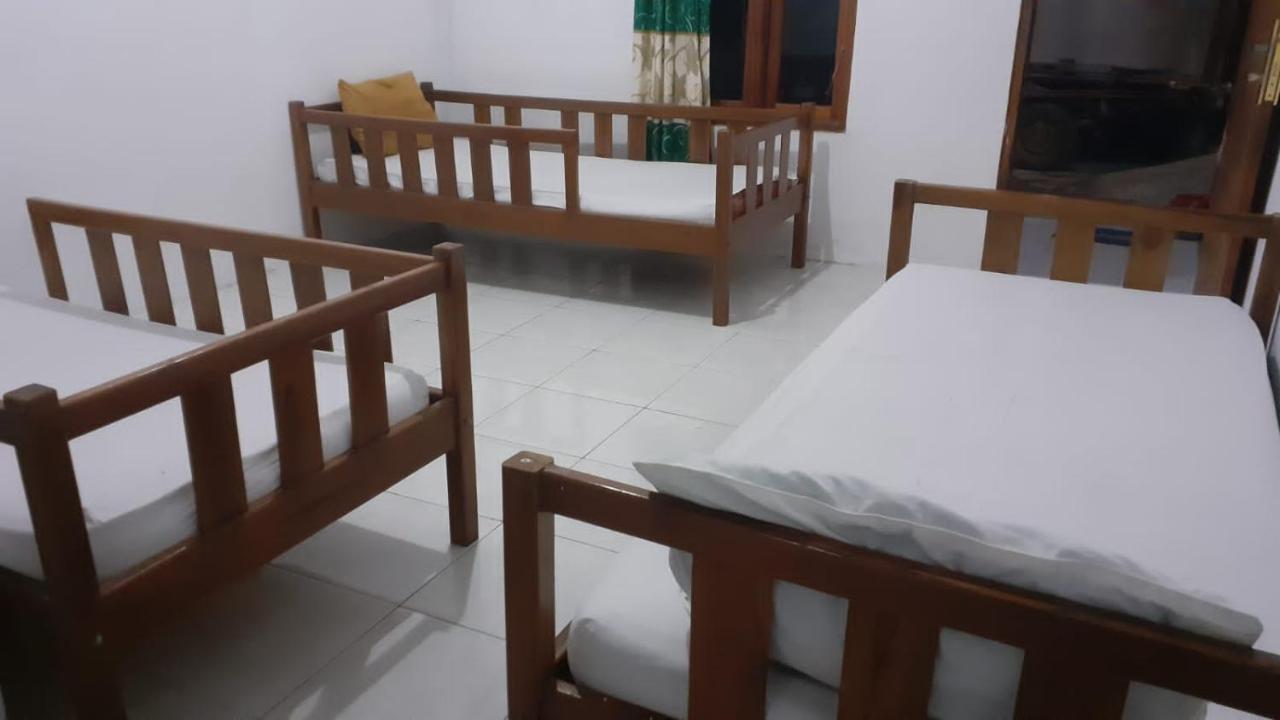 KOMODO One love Homestay&Tour Labuan Bajo Exterior foto