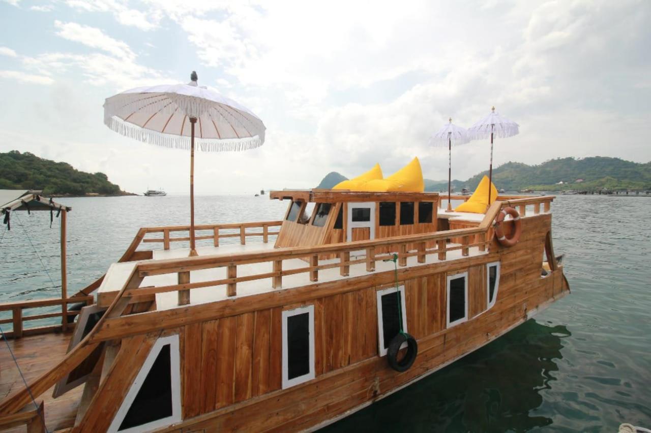 KOMODO One love Homestay&Tour Labuan Bajo Exterior foto