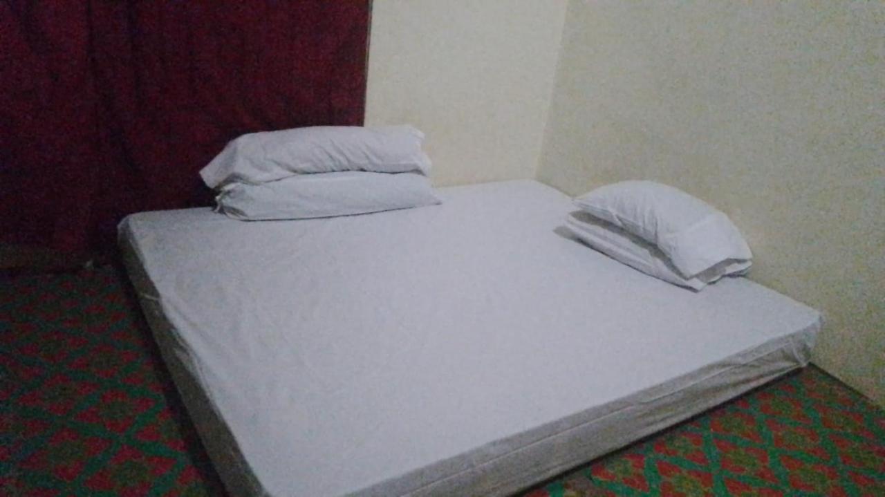 KOMODO One love Homestay&Tour Labuan Bajo Exterior foto