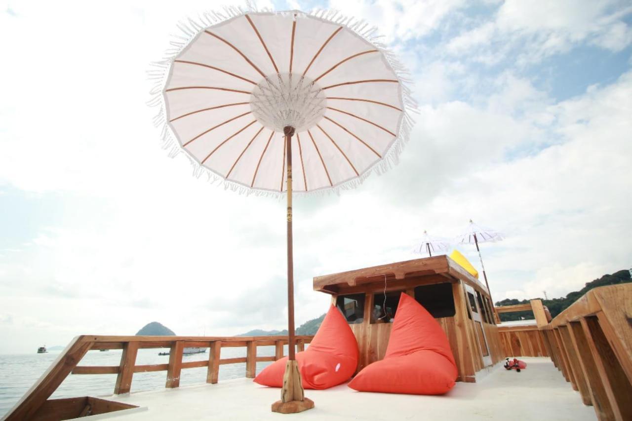 KOMODO One love Homestay&Tour Labuan Bajo Exterior foto